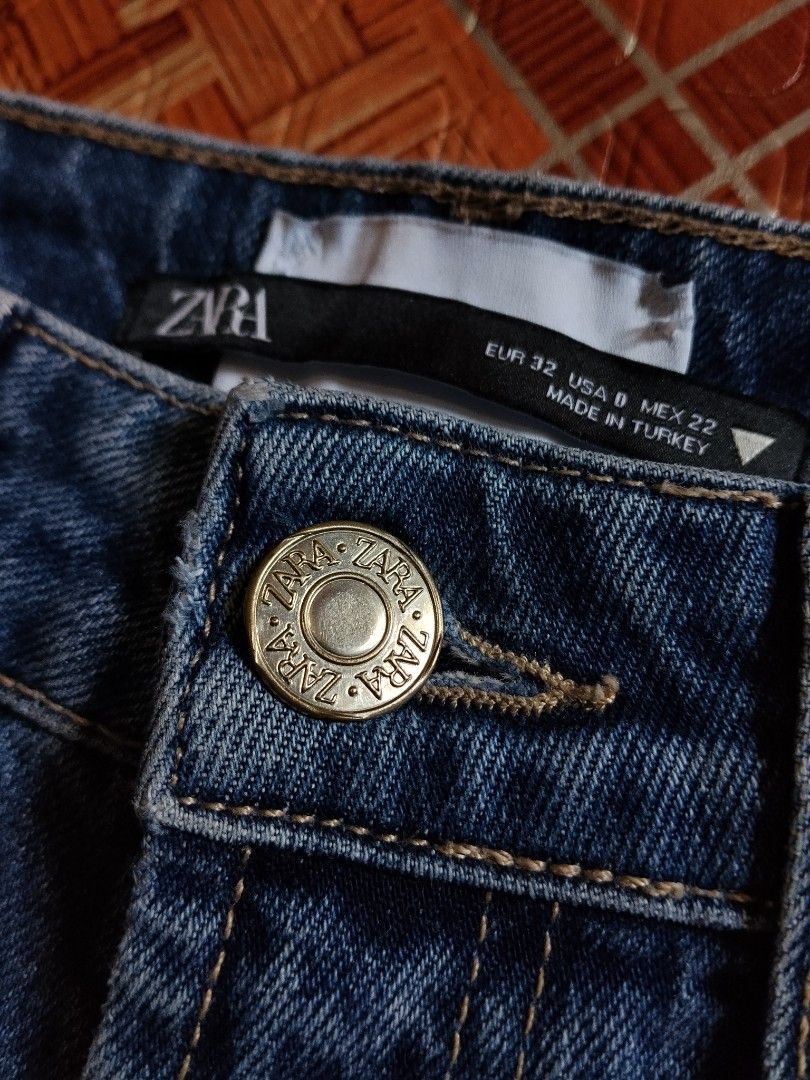 ZARA PANTS, NEVER BEEN USED (Category: Jeans) located in Manila. Submitted by catherine.895 (Listing ID 1463247873, Image 2). Description: NEVER BEEN USED, SIZE 24-25, LENGTH 37.