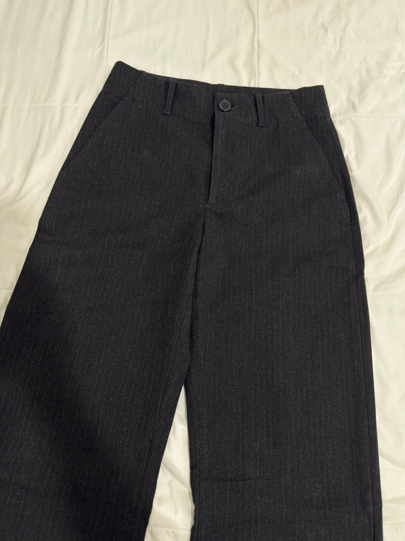 ZARA Pinstripe Wool Trousers (Category: Other Bottoms) located in San Juan City. Submitted by sellingforless__ (Listing ID 1463228329, Image 1). Description: Size: XS.