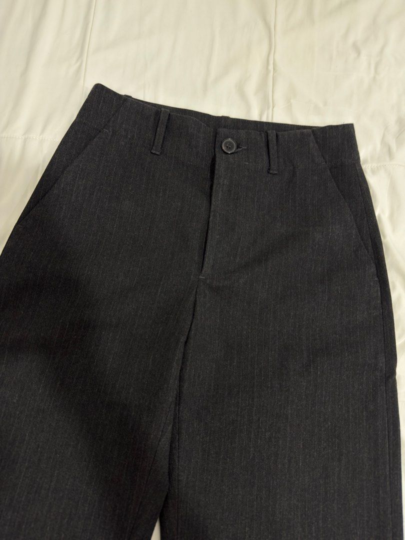 ZARA Pinstripe Wool Trousers (Category: Other Bottoms) located in San Juan City. Submitted by sellingforless__ (Listing ID 1463228329, Image 3). Description: Size: XS.