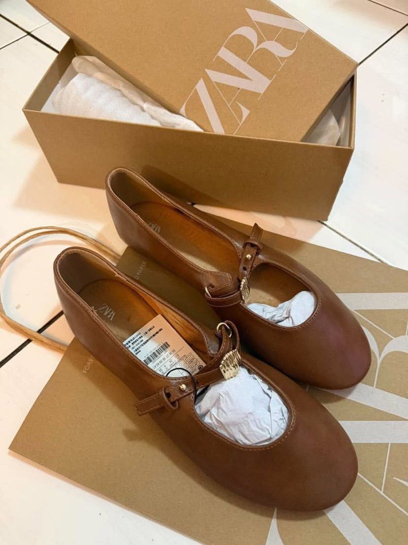 ZARA Sandals (Category: Sandals) located in Guinobatan. Submitted by jadieee_young22 (Listing ID 1463254950, Image 2). Description: ZARA sandals ⭐️ pre-order (3-4 days process) ⭐️ with box & paper bag ⭐️ actual photo super pretty ng color! ⭐️ what you see is what you get ⭐️ shipping nationwide via tiktok co | no rush shipping AVAILABLE SIZES: • 35 • 36 • 37 • 38 • 39 •40 .