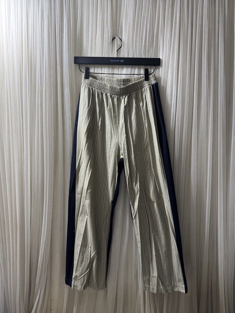 Zara Trouser (Category: Other Bottoms) located in Taguig. Submitted by saintchristian (Listing ID 1463255603, Image 1). Description: .
