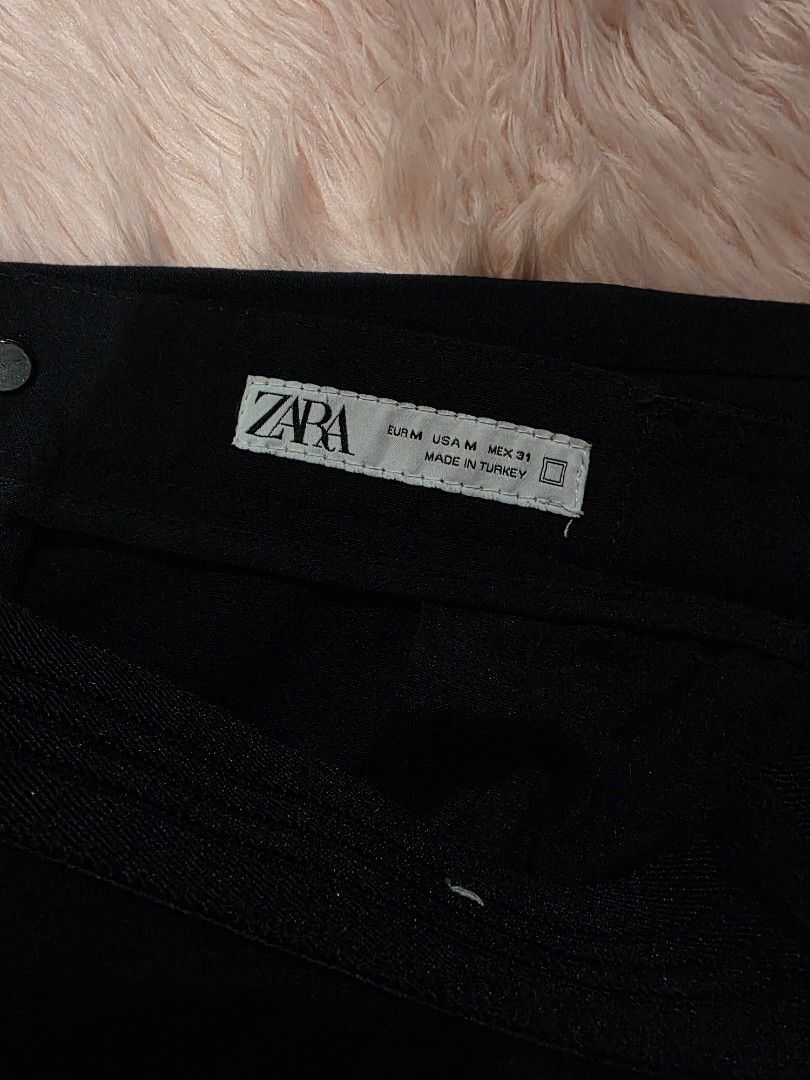 Zara trousers driver pants navy (Category: Trousers) located in Manila. Submitted by machoxmatt (Listing ID 1463183382, Image 2). Description: used 3-4x size: medium waist: 15.5 inches (still expandable 1-2 inches) length: 36 inches (altered) mop:bdo/gcash shipping at buyer's expense.