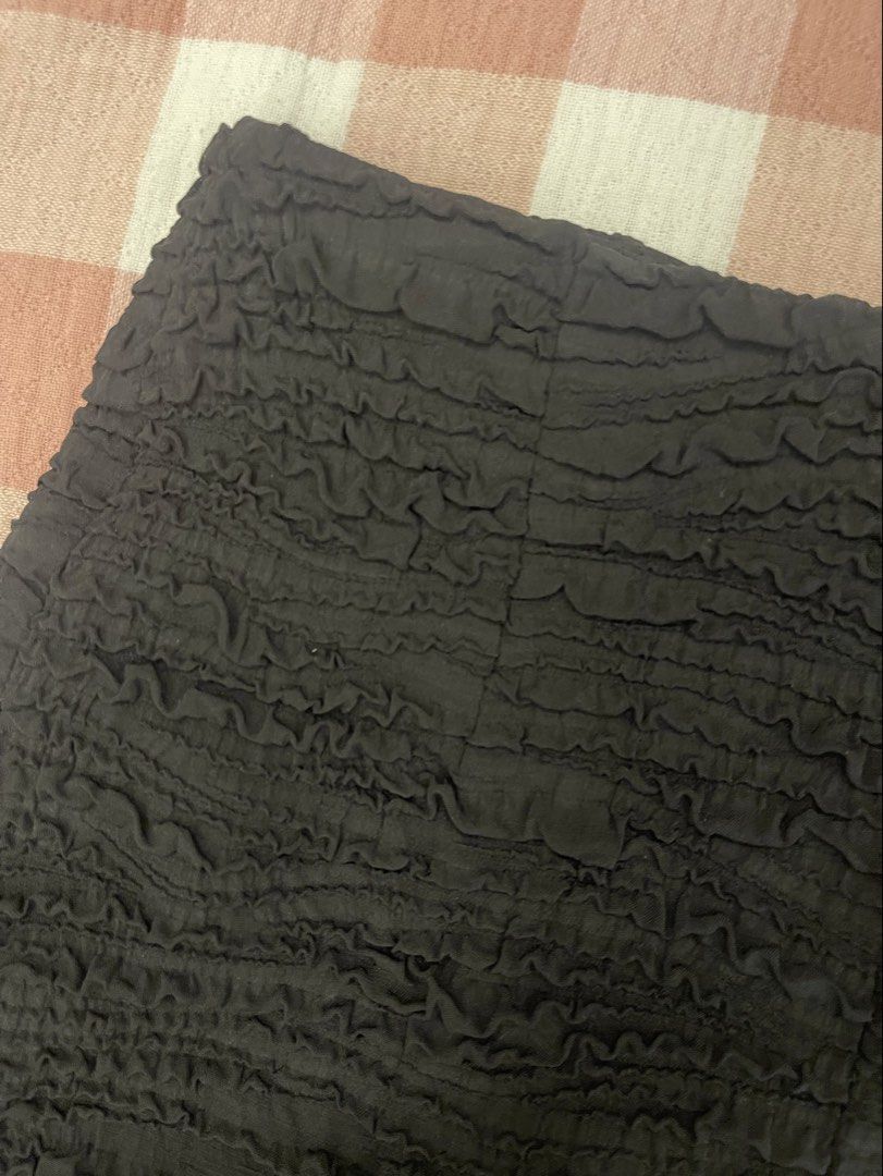 ZARA WOMENS BLACK SHORTS (Category: Shorts) located in Manila. Submitted by gossipgirlsxoxo (Listing ID 1463297360, Image 2). Description: .