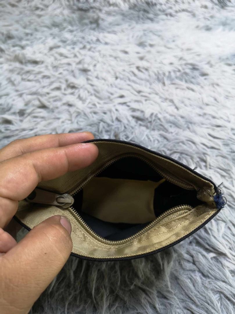 Zippered Top Trapezoidal Coin Purse (Category: Wallets & Card holders) located in Santa Cruz. Submitted by jmy_surplus.2 (Listing ID 1463127040, Image 3). Description: Size ; L - 4 W - 6.4 Color ; Black Type ; Coin Purse Brand ; No brand Material ; Nylon Style ; Black Zipper Closure Coin Purse LR 129 JMY 4 Batch #223.