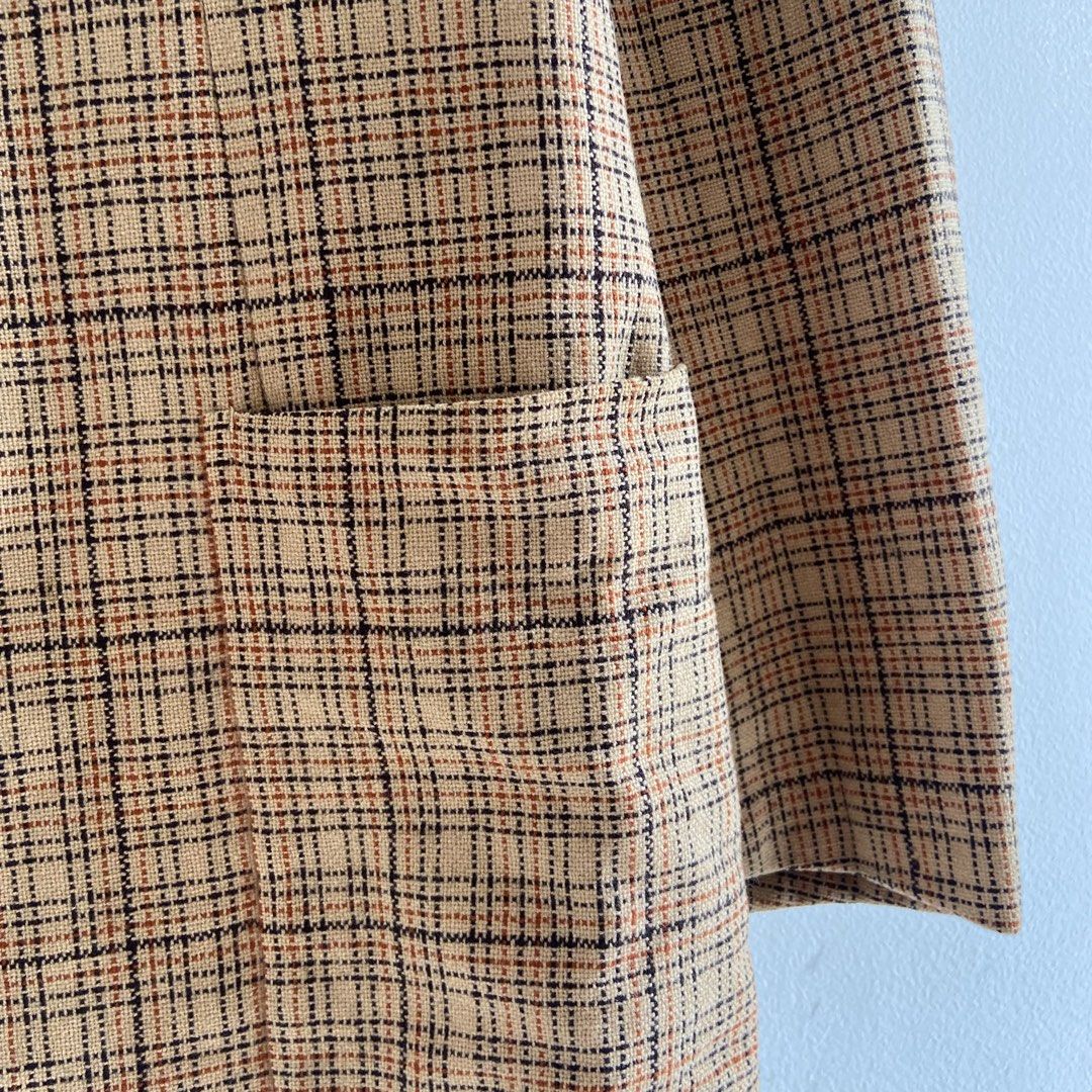1980’s Mustard Plaid Tailored Blazer (Category: Coats, Jackets and Outerwear) located in Angeles City. Submitted by eriellynnthrifts (Listing ID 1463461391, Image 3). Description: 20x27 With issues, loose stitching, scratch. See photo for details 240 Angeles City Pampanga.