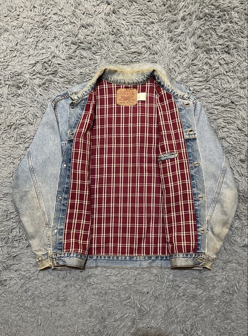 1990s Distressed Levi’s Flannel Lined Denim Trucker Jacket (Category: Coats, Jackets and Outerwear) located in Baguio. Submitted by feelathome (Listing ID 1463378593, Image 3). Description: 1990s Distressed Levi’s Flannel Lined Denim Trucker Jacket Tag size: XL Width: 28 Length: 29 Shoulder: 23 Sleeves: 25 Distressed, stained 1,450php Free nationwide shipping. Read the description and check all photos carefully before buying. If you have any ques