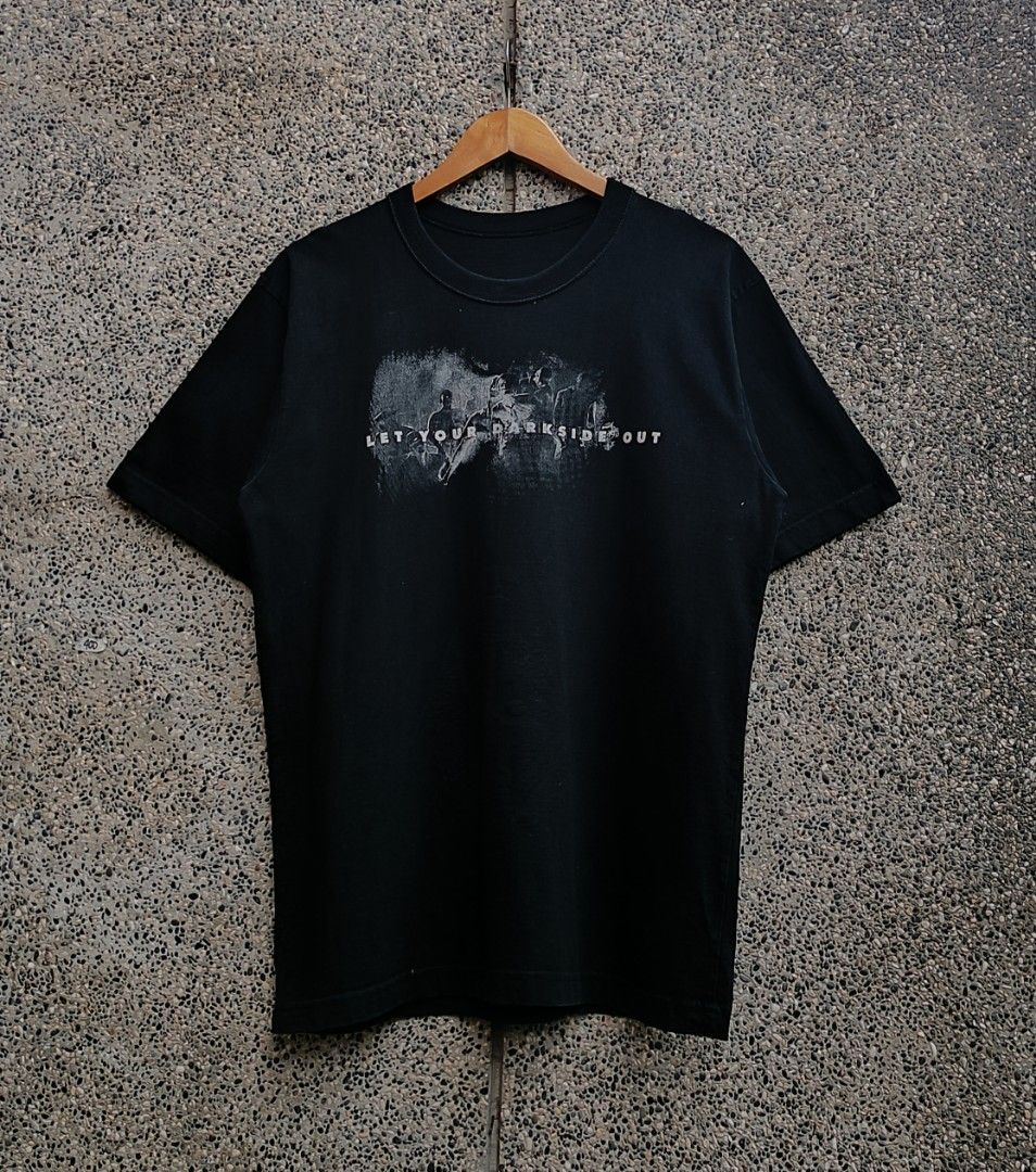 2000s Resident Evil Biohazard The Darkside Chronicles (Category: Others) located in Davao. Submitted by st333tcartel (Listing ID 1463370786, Image 1). Description: Fist Large Length 28.5 Width 21.
