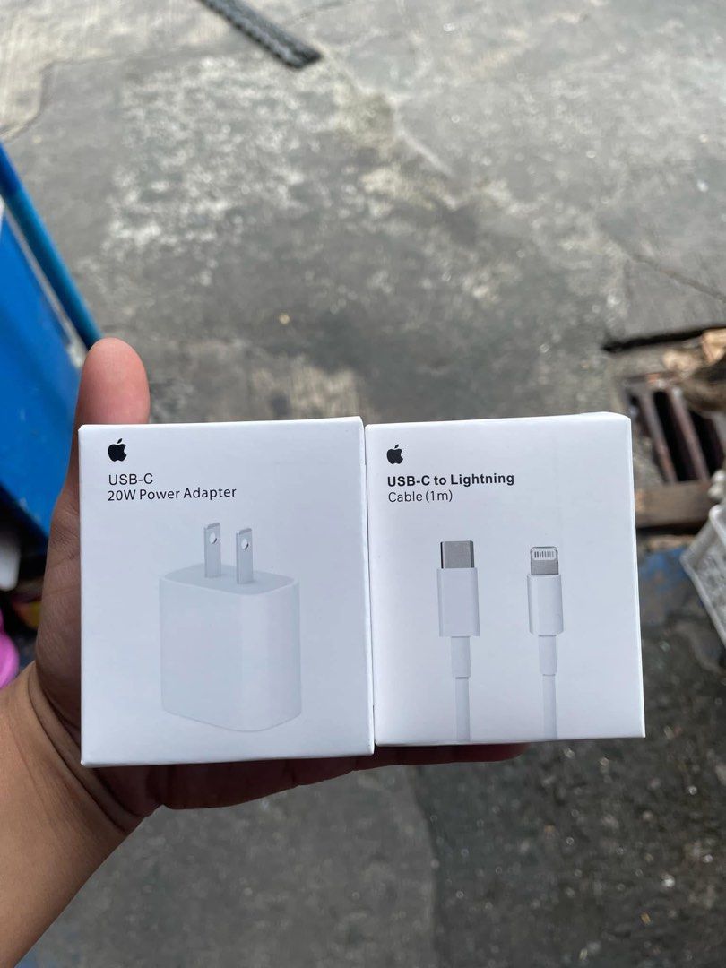20watts FAST CHARGER SET (Category: Chargers & Cables) located in Manila. Submitted by coolcrystal_cbe2ed (Listing ID 1463330523, Image 1). Description: LIMITED STOCK DIRECT SUPPLIER PO TAYO ✨ 200pesos SET NA‼️.