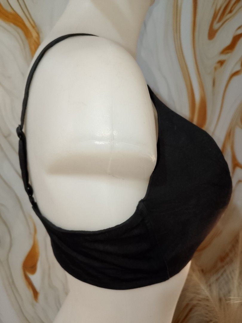 38d Warners Black bra nonwire padded (Category: Undergarments & Loungewear) located in Manila. Submitted by truecrystal-1407 (Listing ID 1463331472, Image 2). Description: .