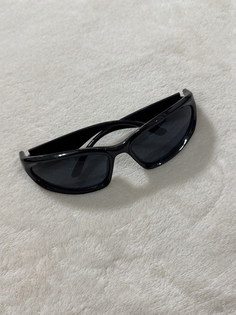 3 Pieces Sunglasses Set (Category: Sunglasses & Eyewear) located in Bagac. Submitted by danicruz_ (Listing ID 1463497529, Image 2). Description: - 3 pieces sunglasses perfect for specific outfits - Slightly used.
