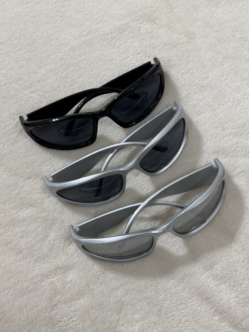 3 Pieces Sunglasses Set (Category: Sunglasses & Eyewear) located in Bagac. Submitted by danicruz_ (Listing ID 1463497529, Image 1). Description: - 3 pieces sunglasses perfect for specific outfits - Slightly used.