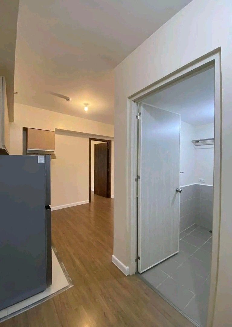 ASAP 3BR BARE UNIT RENT NEAR RCBC AYALA (Category: Apartments & Condos) located in Makati City. Submitted by mariacristina123 (Listing ID 1463500312, Image 3). Description: ASAP 3BR BARE UNIT RENT NEAR RCBC AYALA FOR LEASE: 3-Bedroom Unit in One Antonio RENTAL RATE: Php55,000 (Inclusive of Association Dues & Parking) TERMS: 1 month advance 2 months deposit 1 year minimum lease DETAILS: 62 SQM BARE NO PETS ALLOWED The viewing schedule should be on