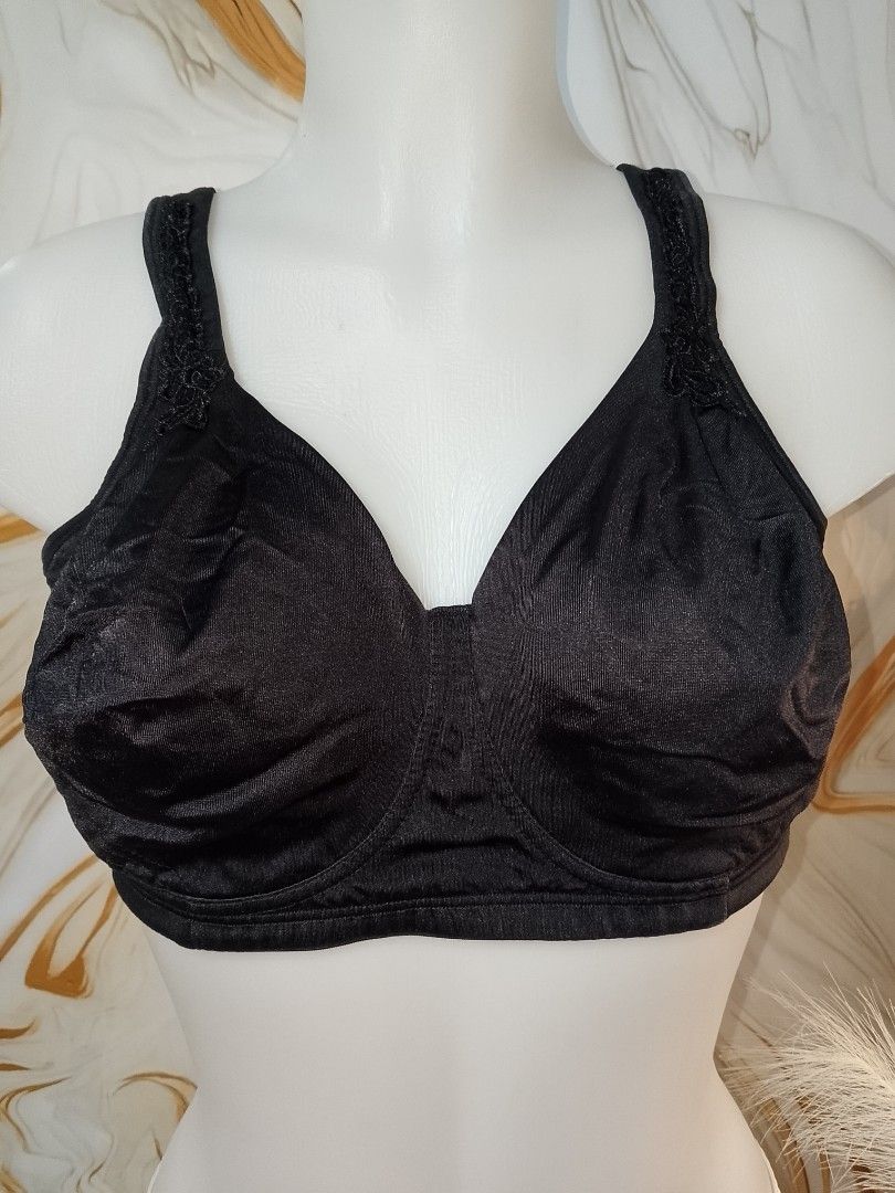 40d Playtex nonwire not padded bra double lining (Category: Undergarments & Loungewear) located in Manila. Submitted by truecrystal-1407 (Listing ID 1463478784, Image 1). Description: .