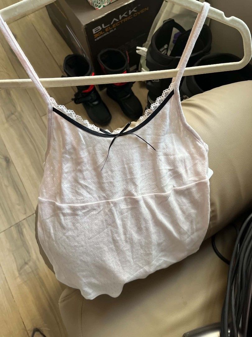 6ixty8eight cute top with bow (Category: Others Tops) located in Lucena. Submitted by fiercemoon-a25a79 (Listing ID 1463358093, Image 1). Description: .