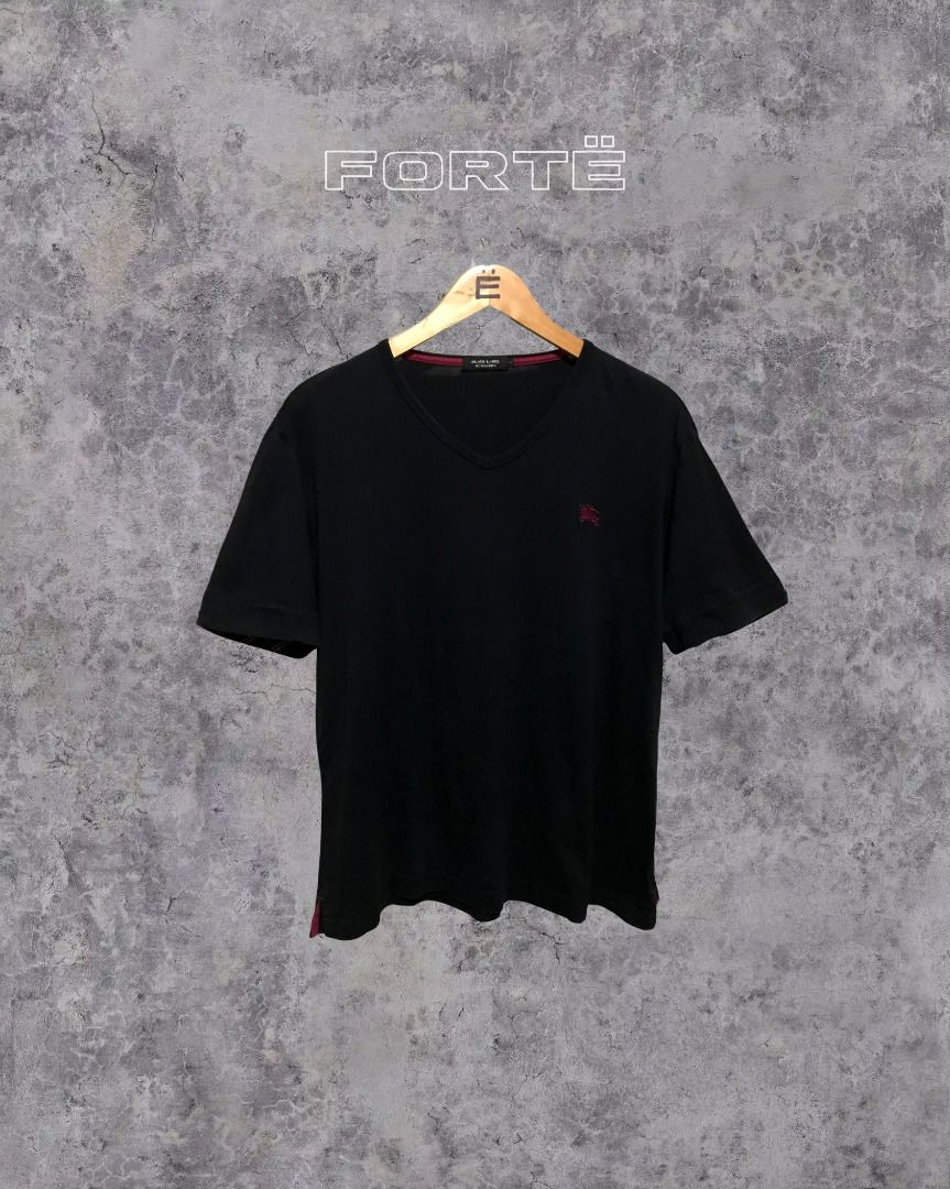 [ Burberry Black Label ] Shirt (Category: Formal Shirts) located in Quezon City. Submitted by fortecant (Listing ID 1463424435, Image 1). Description: [ Burberry Black Label ] Shirt | Classic Burberry Black Label shirt featuring a comfortable cotton construction and timeless silhouette. A versatile piece perfect for refined casual styling. ™️ Brand: Burberry Black Label ☁️ Material: Cotton 📐 Dimes: L 25" × W 20" [ fits Medium ] ✨ Used – Good Con