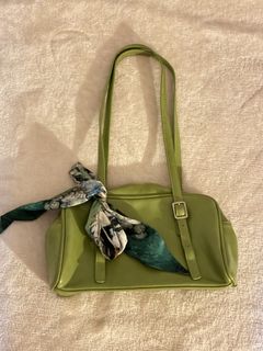 (Category: ) located in . Submitted by another.wear (Listing ID 1463454451, Image 1). Description: .