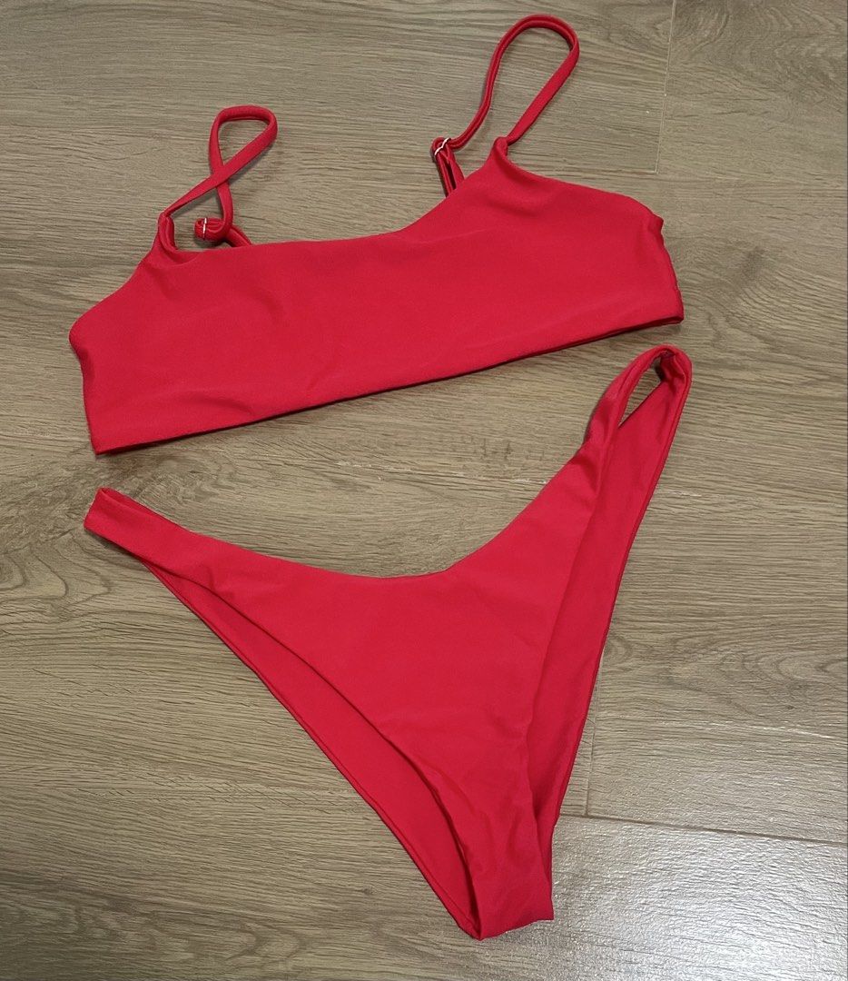 ❤️ SHEIN Red Two-Piece Bikini Set – Size Medium (Category: Bikinis & Swimsuits) located in Bulacan. Submitted by ladyjagged (Listing ID 1463360704, Image 1). Description: Used once * Brand: SHEIN * Size: Medium * Two-piece set – bikini top & matching bottom * Bright red color * Adjustable shoulder straps * Clean, minimalist design * High-cut style bikini bottom.