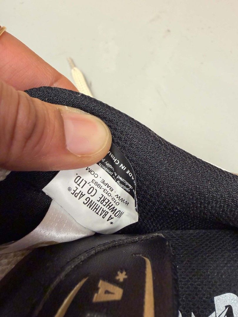 A BATHING APE BAPE STA Sneakers Size 27cm (Category: Sneakers) located in San Leonardo. Submitted by arni0179 (Listing ID 1463513965, Image 3). Description: - Authentic BAPE STA Sneakers - Size: 27cm (US 9) - Classic BAPE STA design - Includes original tags - Essential for any streetwear enthusiast - Feel free to ask any questions!.