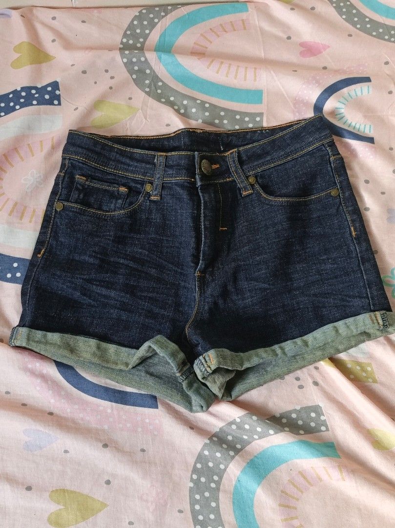 AA DARK DENIM FOLDED SHORTS (Category: Shorts) located in Maragondon. Submitted by wynne.picks (Listing ID 1463427464, Image 1). Description: Small to med Size 28 SALE ONLY! FIRST TO PAY GETS THE ITEM ❤️.