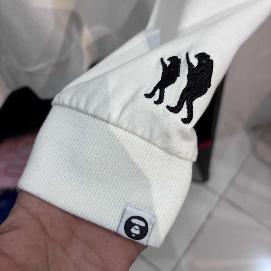 Aape Camouflage (Category: Activewear) located in Rizal. Submitted by doyskie.star (Listing ID 1463514369, Image 3). Description: Dimes: 22 x 27.