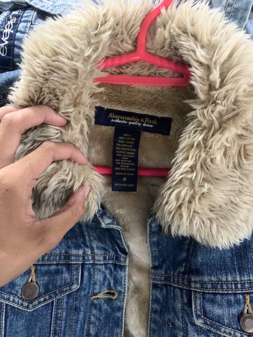Aber good condition (Category: Coats, Jackets and Outerwear) located in Quezon. Submitted by jaydrakethrift (Listing ID 1463441225, Image 2). Description: No issue Size xl .