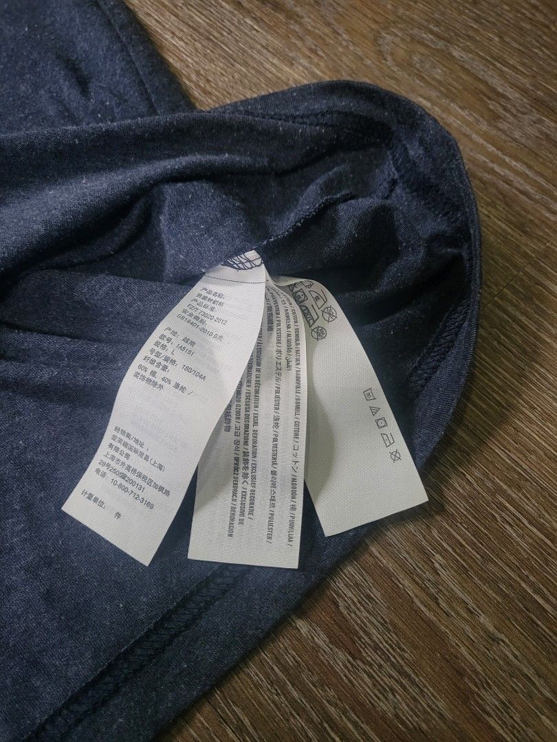 Abercrombie & Fitch Henley (Category: Tshirts & Polo Shirts ) located in Quezon City. Submitted by w_shawnyyy (Listing ID 1463381330, Image 3). Description: Abercrombie & Fitch Henley - Navy Blue - No issues, Very good condition - Not Thrifted, personal clothes Length- 29in Chest- 21in Location: Near SM Fairview Shipping: Lalamove, Jnt (buyer shoulders sf) .