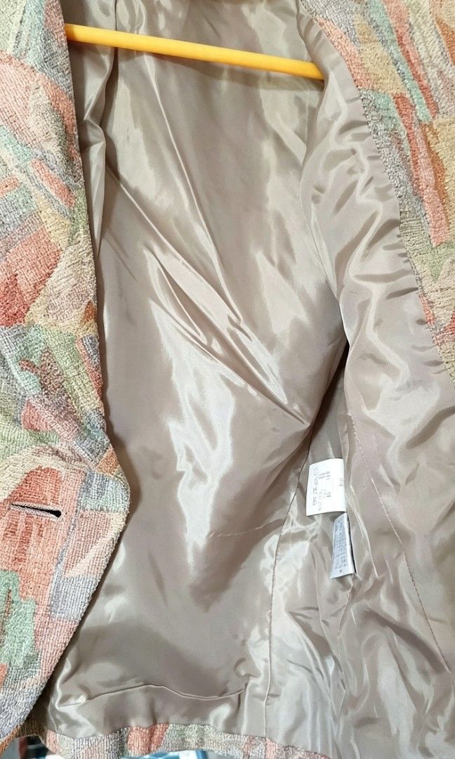 Actiondor Tapestry Blazer (Category: Coats, Jackets and Outerwear) located in Tarlac. Submitted by faithfulfinds (Listing ID 1463368346, Image 3). Description: Actiondor Tapestry Blazer CONDITION: 10/10 Like New (Super fresh, no flaws) SIZE: MIDIUM - SEMI LARGE Seller size: Semi Large Authentic vintage piece with premium woven geometric pattern Pinterest. Perfect for retro or smart casual outfits. ANG GANDA NITO👌 Perfect pang office din😍.