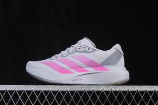 (Category: ) located in . Submitted by outlet.sneaker.shop (Listing ID 1463332901, Image 1). Description: .