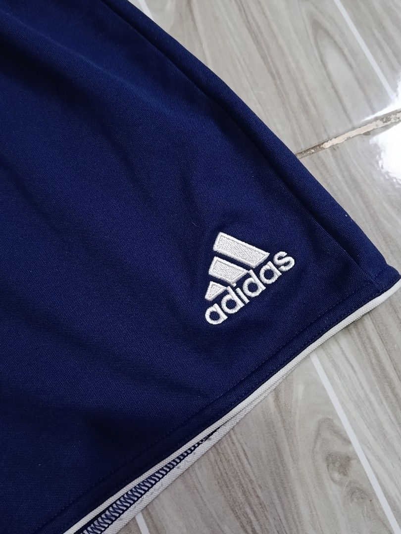 ADIDAS DRIFIT SHORT (freeshipping) (Category: Activewear) located in Quezon City. Submitted by gyl-stop (Listing ID 1463470673, Image 3). Description: free shipping 26-34 x 15 excellent condi cr: 9.8/10 issue: none.