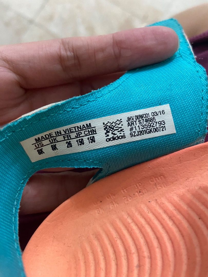 Adidas kids sandals original us8 (Category: Babies & Kids Fashion) located in Paranaque City. Submitted by sengloveima (Listing ID 1463397550, Image 3). Description: .