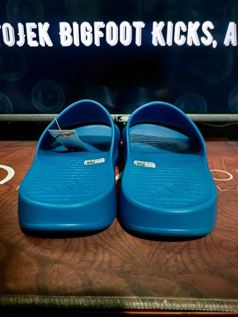 Adidas Lightshift slide size 14 & 15 US (Category: Slippers & Slides) located in Pasig City. Submitted by titojek (Listing ID 1463376241, Image 3). Description: ⚠️ For sale only. 🔥 Brand new and legit Ad!das Lightshift slide size 14 & 15 US 💵 1,500. Fixed price (SRP) 🛵 Lalamove or Grab ✈️ J&T and JRS (no rush shipping) 💳 Payment • Gcash or Security Bank ❌ Wala na akong meet up. ❌ Walang COD/COP. ❌ Walang Sh0pee checkout. 📍Pinagbuhatan, Pasig