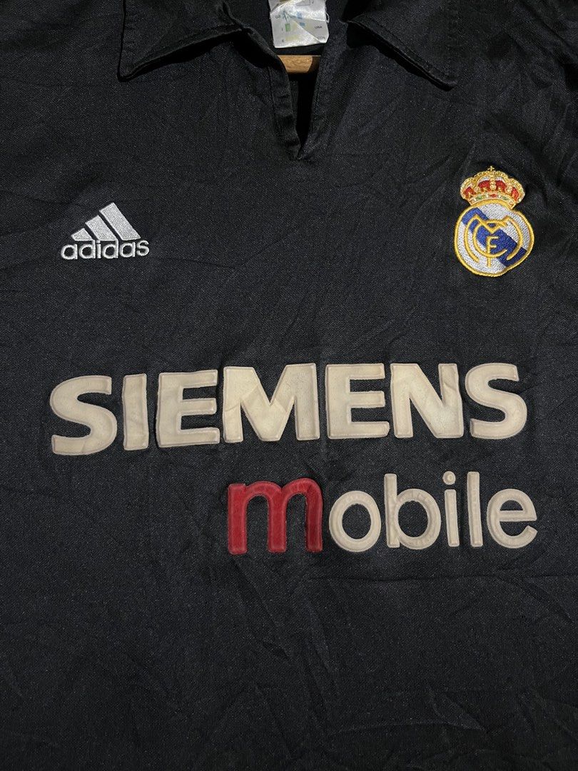 Adidas Real Madrid 2002-2003 Jersey (Category: Activewear) located in Maribojoc. Submitted by nayer (Listing ID 1463362387, Image 2). Description: Real Madrid 2002 Away Jersey Embroidered logo Excellent Issue lints AD: W23 * L27.5.