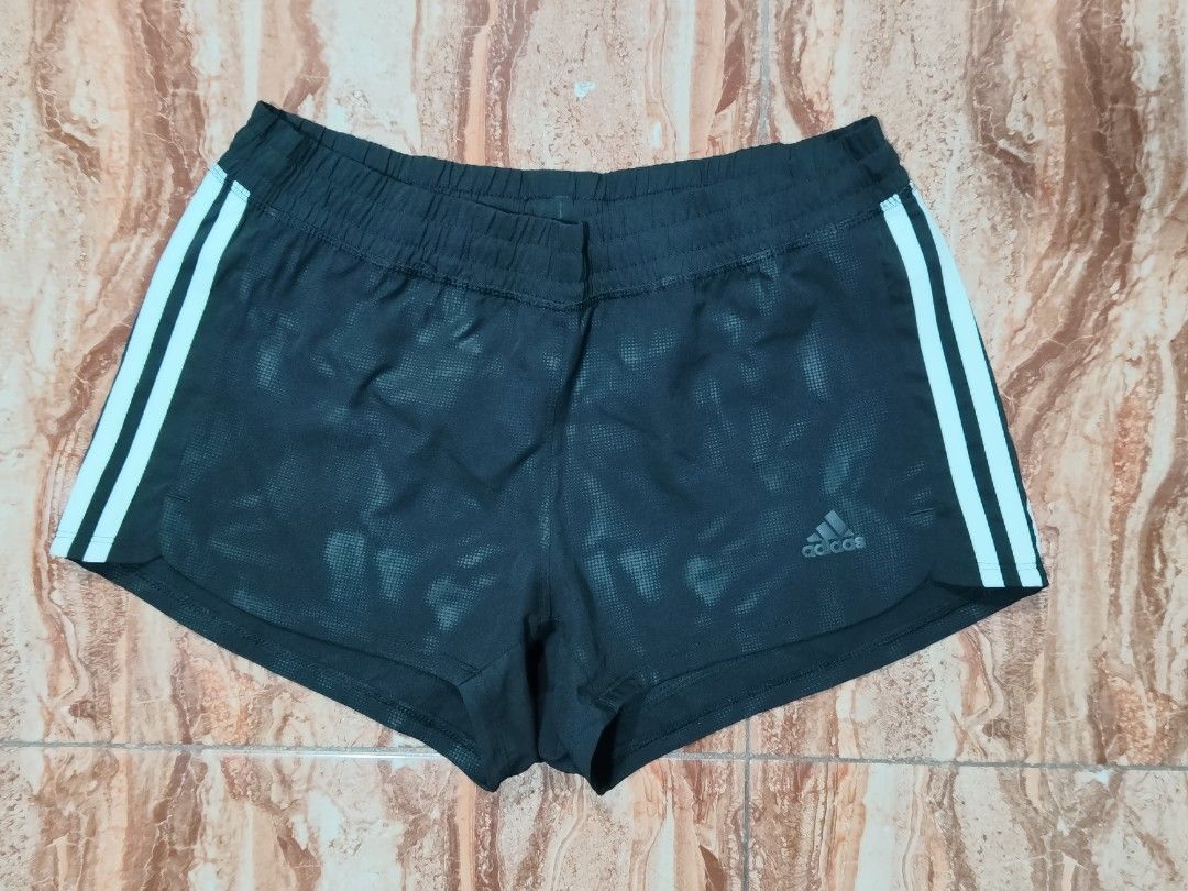 Adidas Running Short (Category: Activewear) located in General Santos City (Dadiangas). Submitted by alfredanth42291 (Listing ID 1463377325, Image 2). Description: ADIDAS RUNNING SHORT black/white womens M W: 29-35 L: 10 -w/ drawstring -100% polyester ✓excellent condition 235 #running #sports #pickleball #gym #drifit.