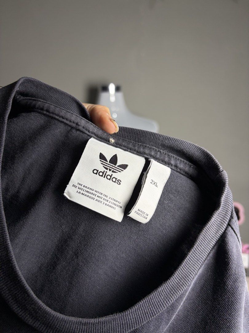 Adidas Shirt (Category: Tshirts & Polo Shirts ) located in Manila. Submitted by at_realty (Listing ID 1463505949, Image 2). Description: 2XL.
