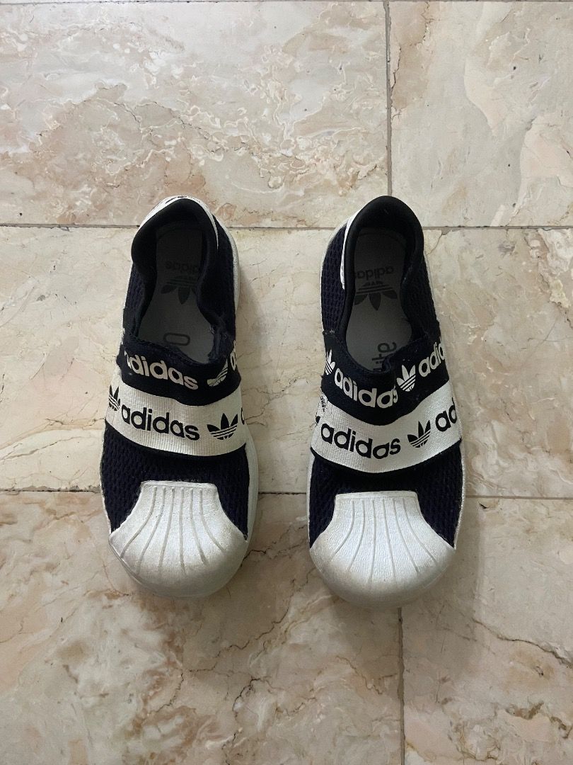 Adidas slip on shoes us8 original (Category: Babies & Kids Fashion) located in Paranaque City. Submitted by sengloveima (Listing ID 1463397753, Image 1). Description: .