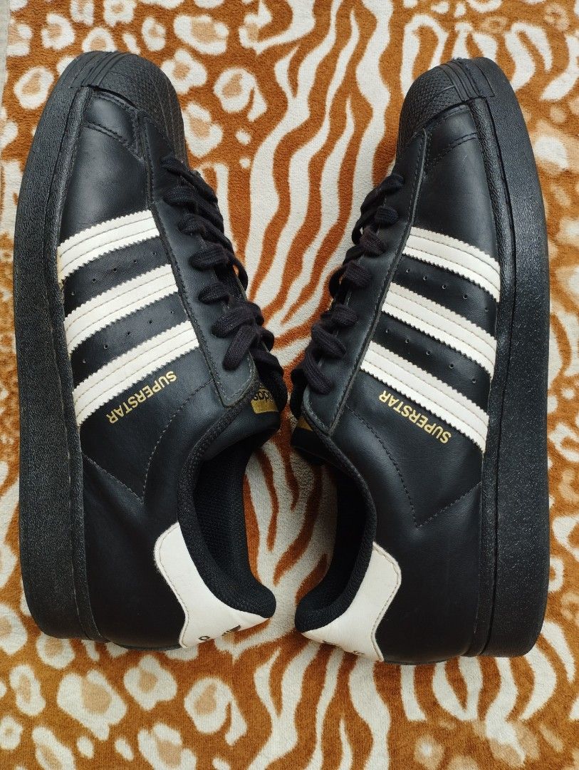 Adidas Superstar (Category: Sneakers) located in Zamboanga. Submitted by vintagetreasures.zc (Listing ID 1463406943, Image 3). Description: Adidas Superstar Black Size: 10US / 44EURO Good as New 4x Used Only Sign of Usage Issue: Minor Scratch right pair 1800 + SF.