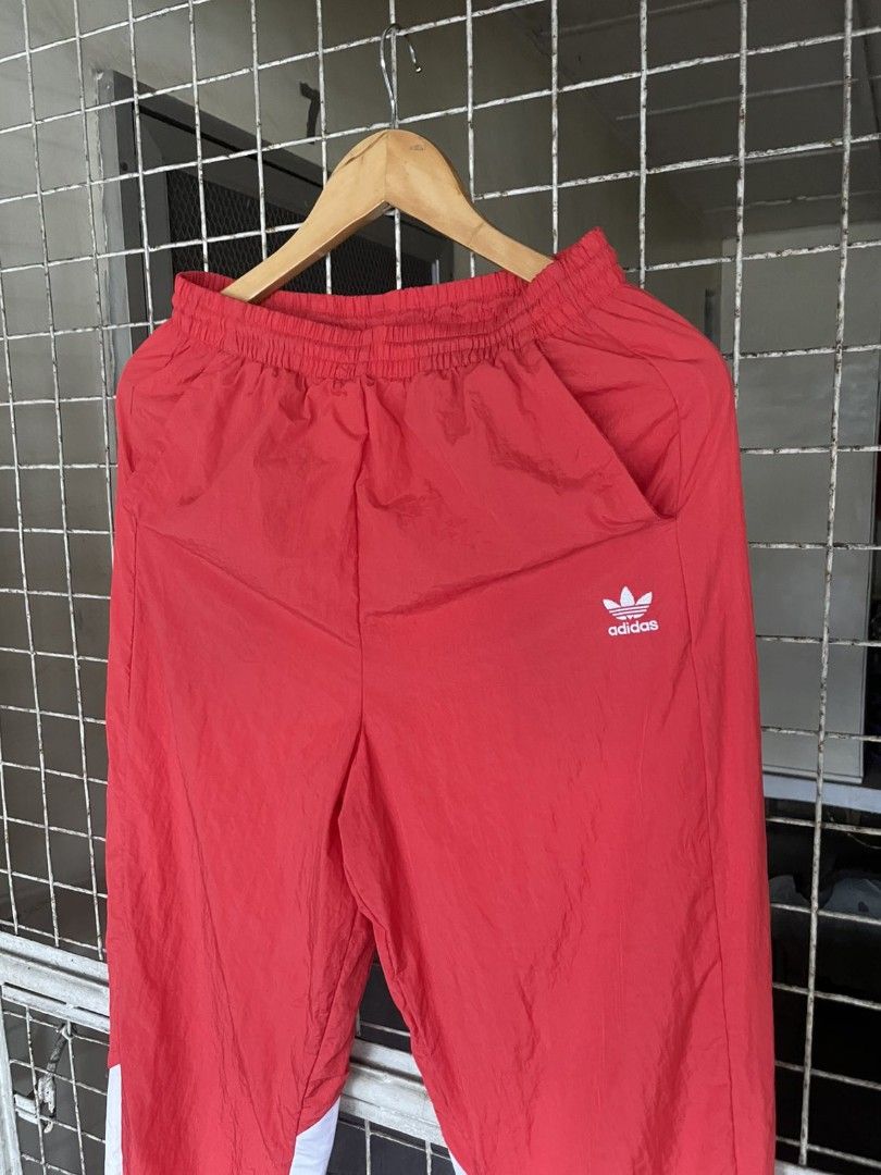 Adidas Windbreaker (Category: Joggers) located in Marikina City. Submitted by doobiethrift (Listing ID 1463424121, Image 2). Description: Adidas Windbreaker Small on tag Authentic 30-34 W 39 L As new No issue / flaws 📥 📍 Marikina City.