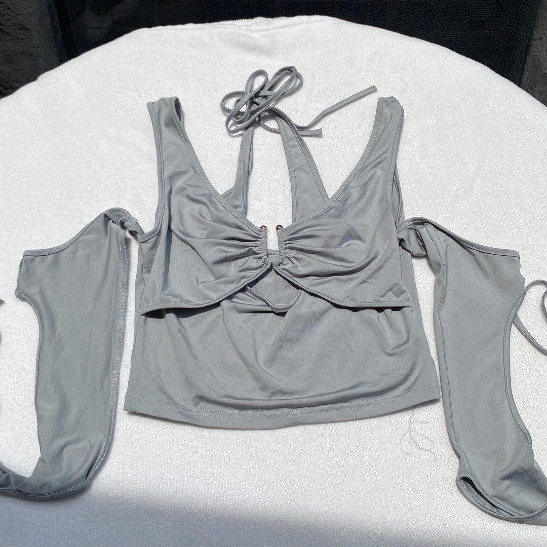 Aespa Karina Top (Category: Others Tops) located in Paranaque City. Submitted by k_baefits (Listing ID 1463381891, Image 1). Description: -with pouch -brand new 📍Parañaque.