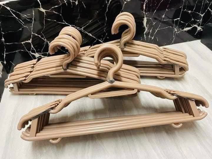 AESTHETIC FLEXIBLE HANGER SOLD PER 12 pcs (Category: Hooks & Hangers) located in Quezon City. Submitted by miriamreyes006 (Listing ID 1463390500, Image 1). Description: AESTHETIC FLEXIBLE HANGER SOLD PER 12 pcs Price: 85.00 /dozen 780.00 per sacks (12 dozen or 144 pcs) On hand.