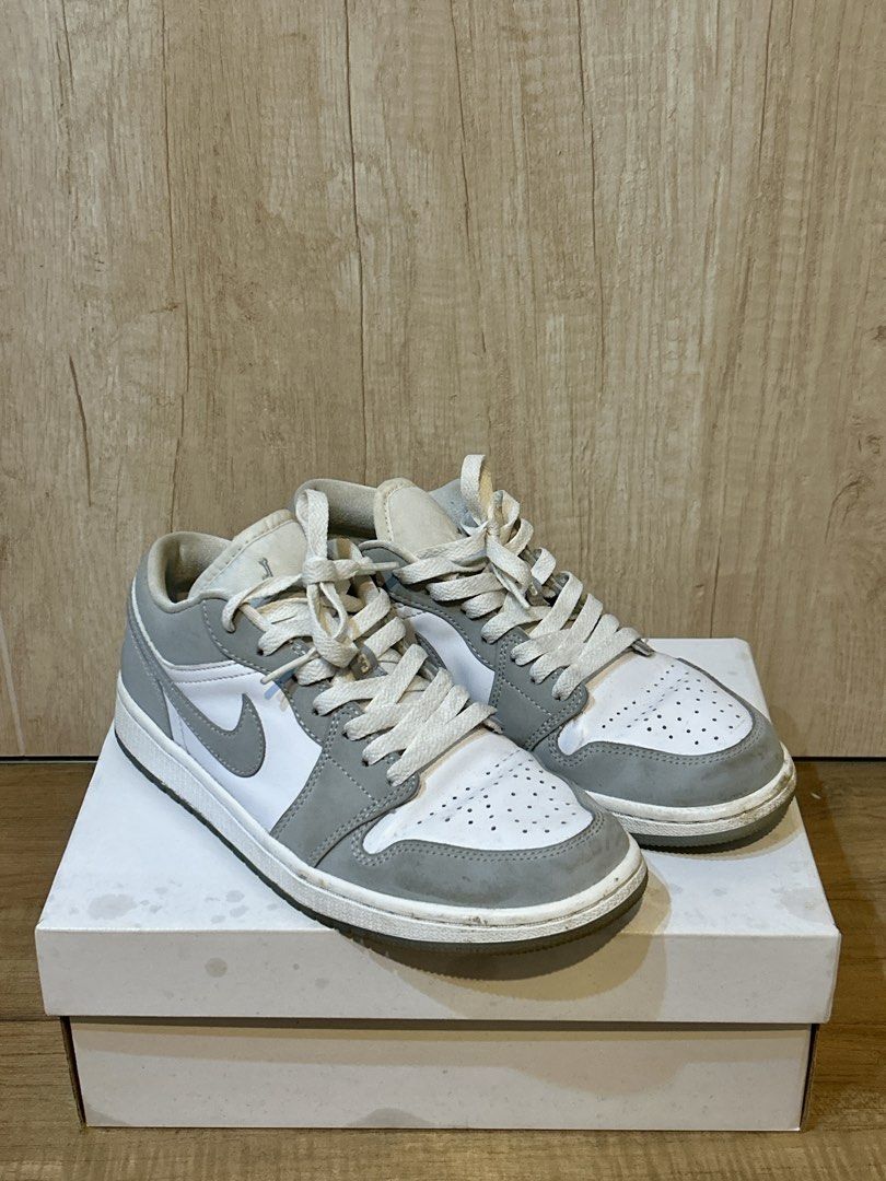 Air Jordan 1 Low Grey White (Category: Sneakers) located in Cebu City. Submitted by wednesday_wear (Listing ID 1463488373, Image 2). Description: - Authentic Air Jordan 1 Low sneakers - Stylish Grey and White colorway - Classic low-top silhouette - Ideal for casual wear and everyday outfits - Just needs cleaning.