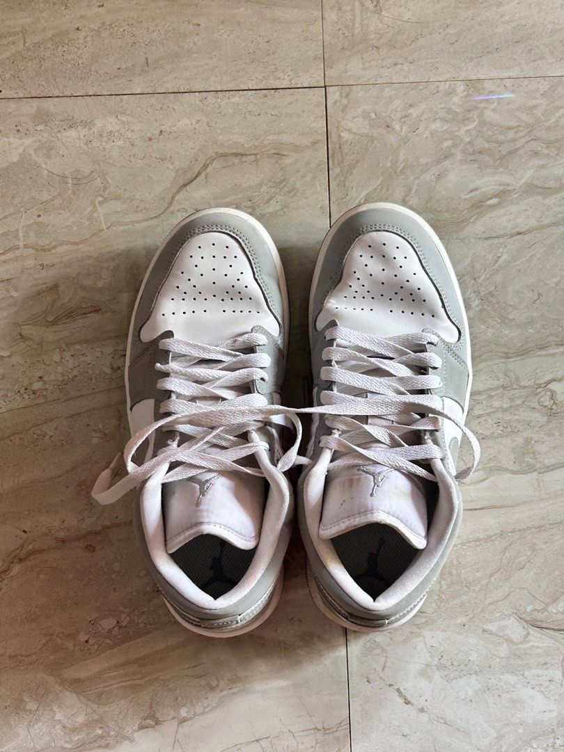 Air Jordan 1 Low SE Wolf Grey (Category: Sneakers) located in Kalibo. Submitted by liahrbld (Listing ID 1463485968, Image 1). Description: - Air Jordan 1 Low SE - Colorway: Light Grey - Size: US 7.5 - Made in Indonesia - Ideal for casual wear or sneaker collectors - Please check photos for detailed condition.