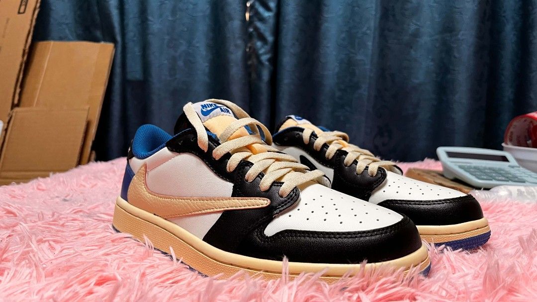 Air Jordan Travis 1 (Category: Sneakers) located in Cainta. Submitted by wichaelthriftstall (Listing ID 1463338705, Image 3). Description: Air Jordan 1 Travis 3 pairs Sizes Available: 8/41 9.5/43 11/45 Location Cainta Rizal Mode of Payment thru online: gcash,gotyme,maya,mari payment first for shoes for cod only applicable for your shipping. if j&t or lbc - both payment first para diretso na ang process for the shipping. for more details click the