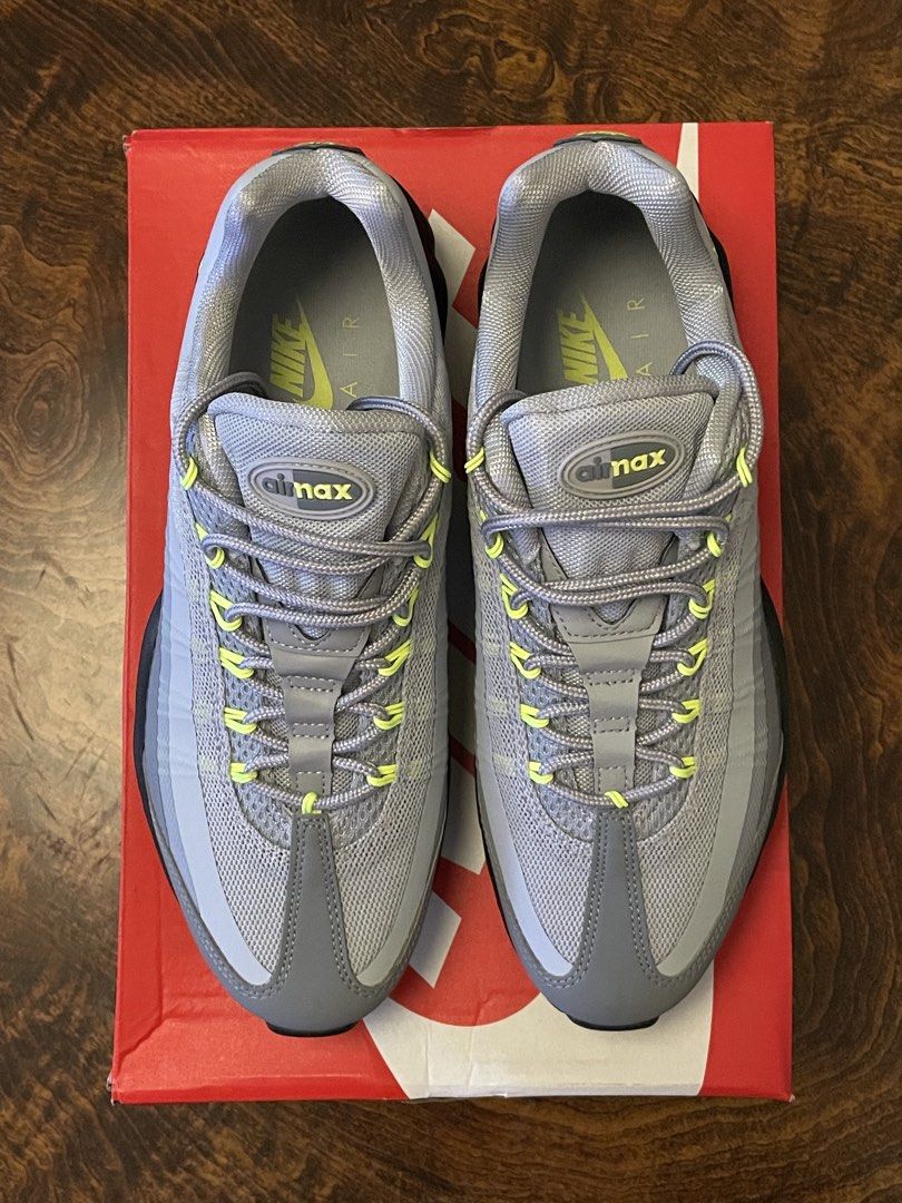 AIR MAX 95 ULTRA NEON (Category: Sneakers) located in San Fernando. Submitted by larchivefeminine (Listing ID 1463490640, Image 1). Description: AIR MAX 95 ULTRA NEON B.NEW / WITH BOX Used once injected Phylon foam polyurethane plastic carbon or blown rubber SIZE: US 8.5.