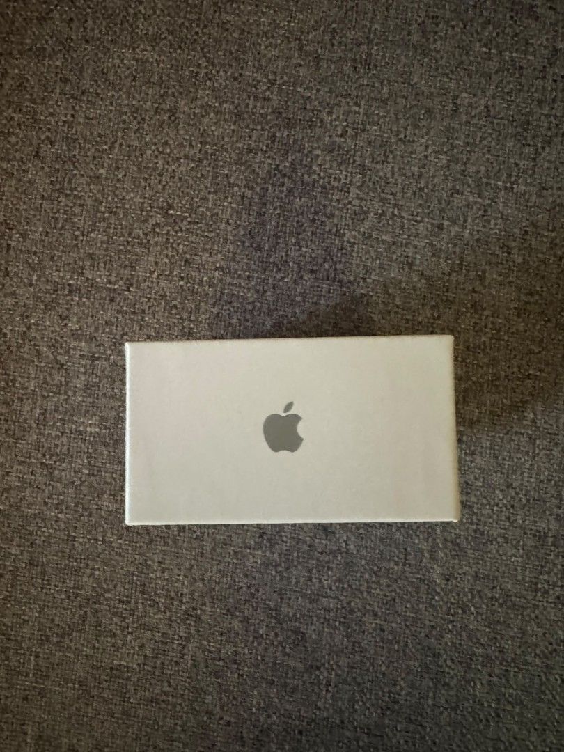 Airpods pro 3 （分類：桌上電腦）位於 Hong Kong。 由 vaststone.47874f 提交（商品編號 1463416534，圖片 1）。簡介： 全新未拆封蘋果 AirPods Pro 3，附保修。