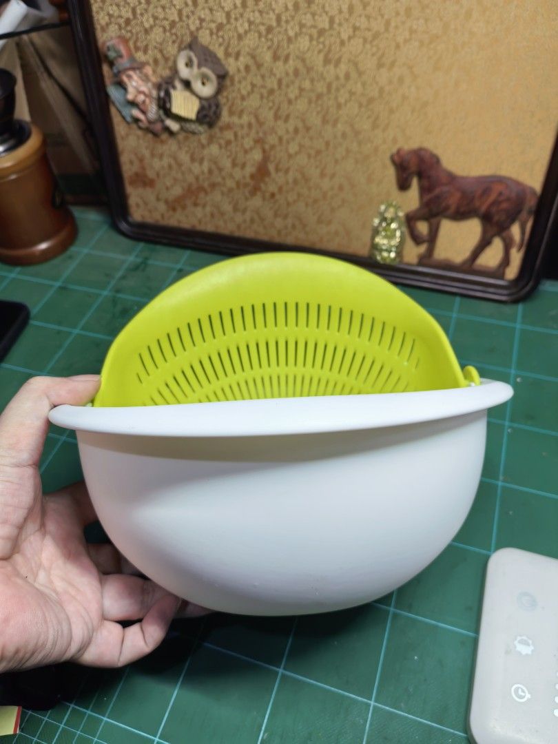 Akebono 2 in 1 Bowl (Category: Other Kitchenware & Tableware) located in Cebu City. Submitted by dudes_villanueva (Listing ID 1463338765, Image 2). Description: Akebono 2 in 1 Bowl Made in Japan In excellent condition: lightly cleaned, light surface marks/smudge that can be removed via deep clean. Size: Approx. width 26.5×depth 28×height 13.1cm Weight / Approx. 360g Capacity / Approx. 3.2L.
