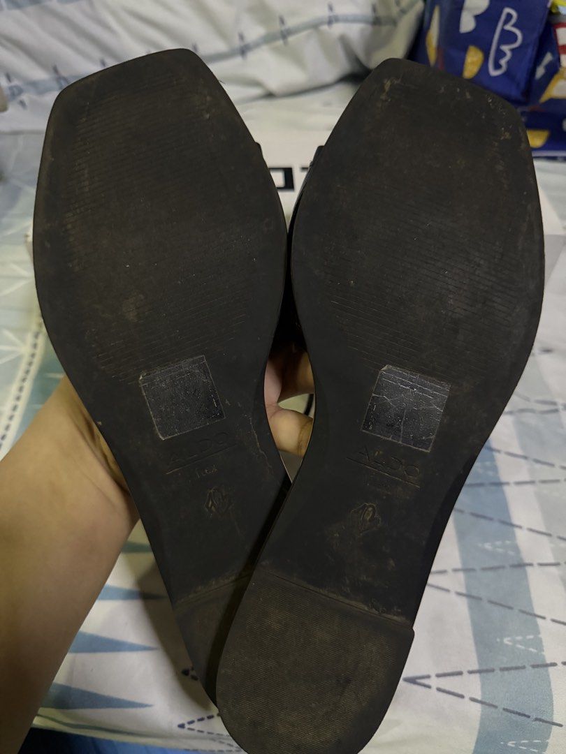 ALDO Alamassi Black Gold Chain Slides Sandals (Category: Flats & Sandals) located in Pasig City. Submitted by aprilluxcloset0812 (Listing ID 1463477029, Image 2). Description: - Brand: ALDO - Color: Black - Style: Slides - Feature: Gold chain detail across the strap - Design: Square toe - Sole: ALDO logo detail - Condition: Comes with original box - Size: 8.5 US / 39 EUR RFS: decluttering EVERYTHING MUST GO‼️Just make a reasonable offer ❤️ All it