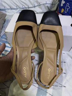 (Category: ) located in . Submitted by aprilluxcloset0812 (Listing ID 1463477238, Image 1). Description: .