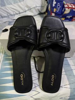 (Category: ) located in . Submitted by aprilluxcloset0812 (Listing ID 1463476800, Image 1). Description: .