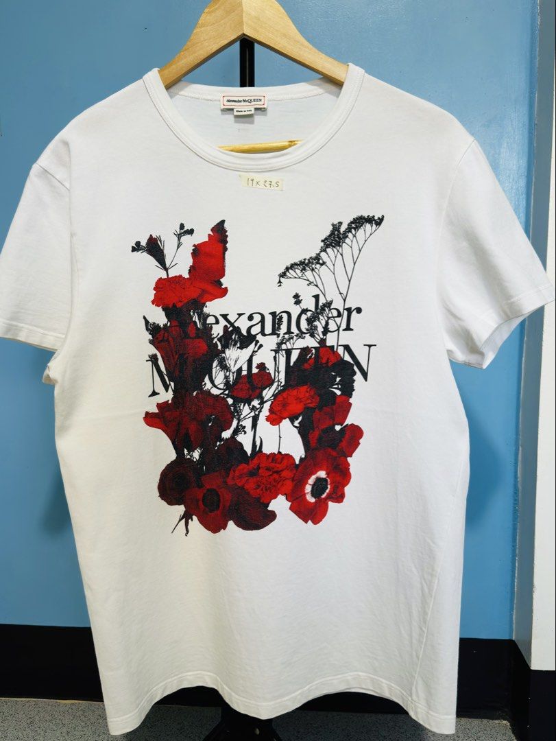 Alexander Mcqueen (Category: Luxury Apparel) located in Manila. Submitted by whatsyourthr1tft (Listing ID 1463549025, Image 1). Description: Pm for details.