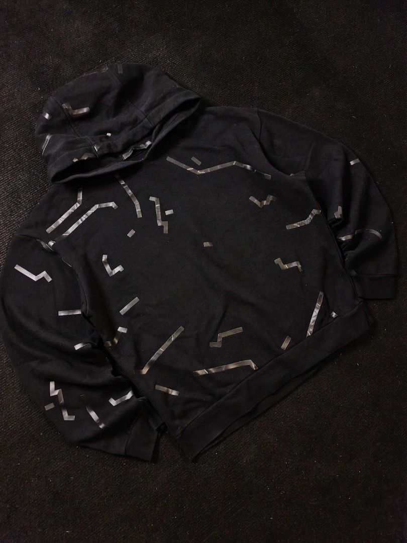 Alexander Wang AOP (Category: Coats, Jackets and Outerwear) located in San Fernando. Submitted by gaboo_asncn (Listing ID 1463513306, Image 1). Description: - Alexander Wang AOP - Size: 48 on tag (W23/L26) - Conditon: Good - Color Rate: 9.5/10 - Issue: Minor Hairline.